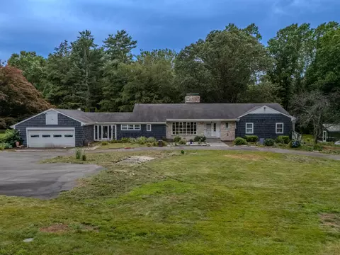 35 Flax Mill Ter, Milford, CT 06461