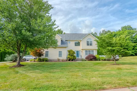 148 Evergreen Rd, Cromwell, CT 06416