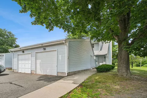 901 Misty Meadow Ln #901, South Windsor, CT 06074
