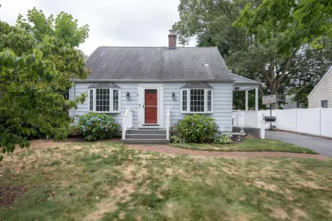 3 Lynette Dr, North Haven, CT 06473