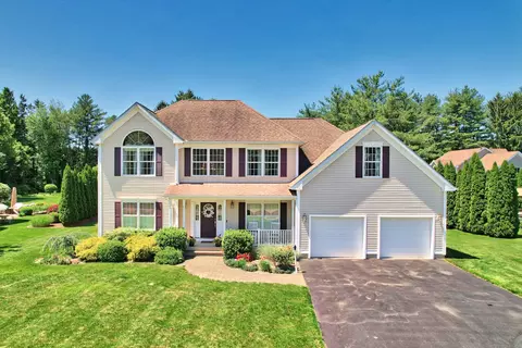 118 Cobblestone Dr, Plantsville, CT 06479