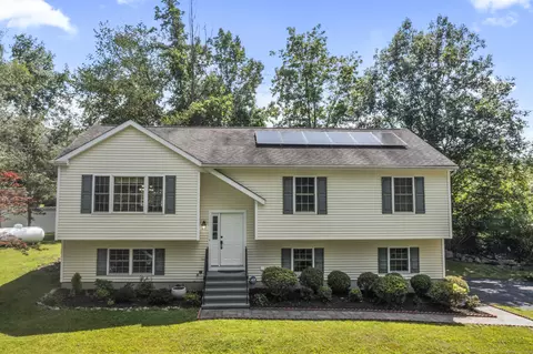 24 Ken Oaks Dr, Danbury, CT 06810