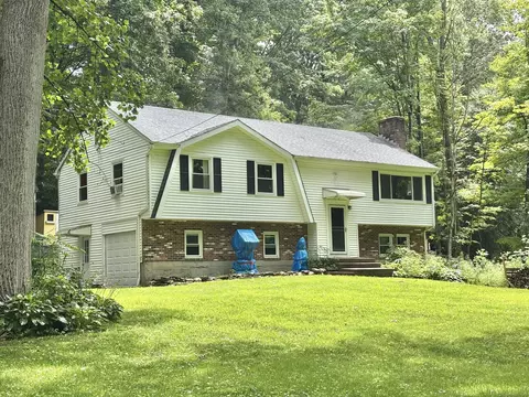 3 Millstream Rd, Amston, CT 06231