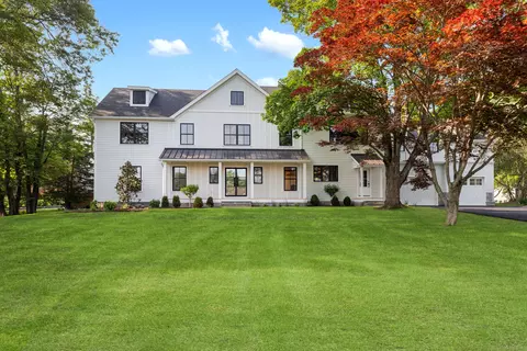 52 Garibaldi Ln, New Canaan, CT 06840