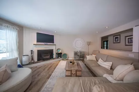 12 Josan Dr, Waterford, CT 06385