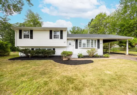 25 Birch Dr, Wallingford, CT 06492