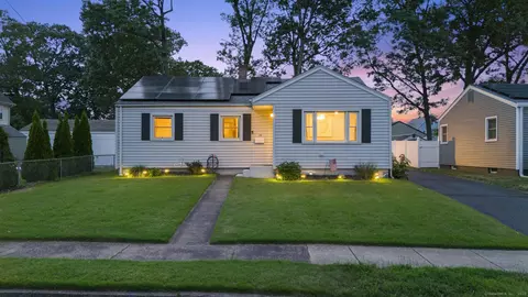 107 May St, West Haven, CT 06516