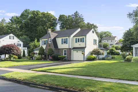 35 Grandview Ter, Wethersfield, CT 06109