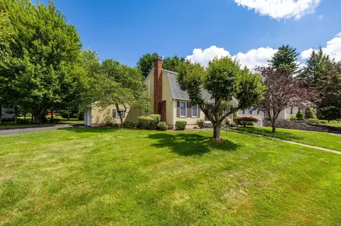 9 Fawn Dr, Berlin, CT 06037