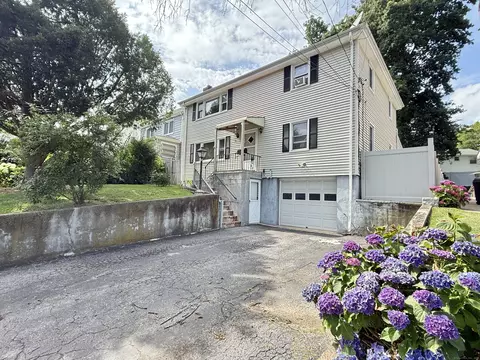 38 Catoona Ln, Stamford, CT 06902