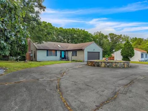 41 Fog Plain Rd, Waterford, CT 06385