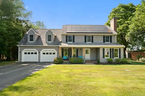 5 Allyn Ln, Gales Ferry, CT 06335