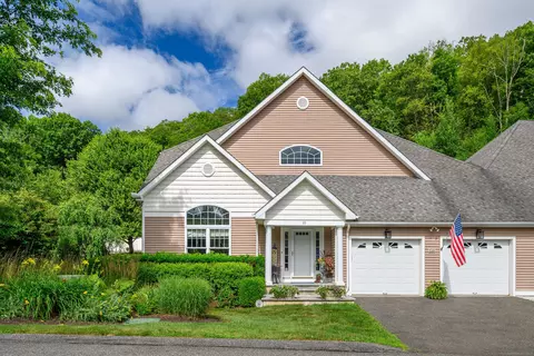 10 Harmony Trl #10, New Milford, CT 06776
