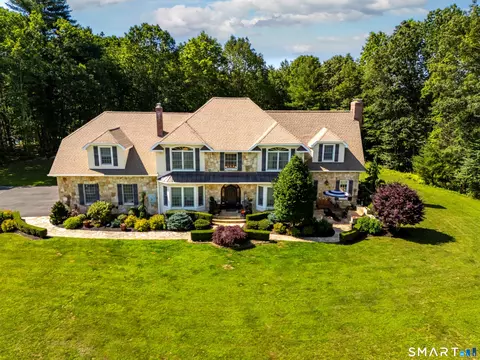 99 Carriage Ln, Roxbury, CT 06783