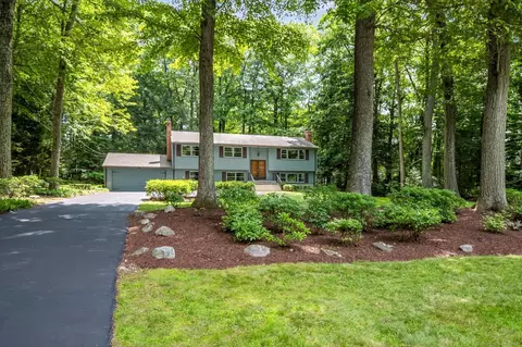128 Carriage Dr, Avon, CT 06001