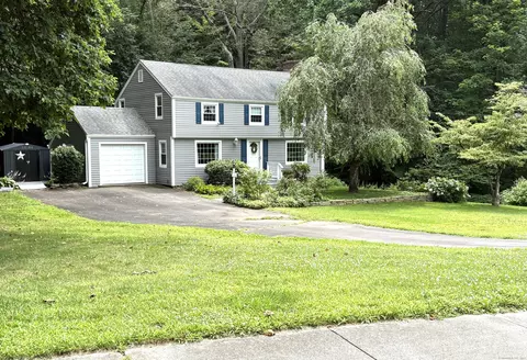 82 Randolph Dr, Glastonbury, CT 06033
