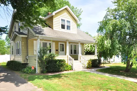 74 E Wolcott Ave, Windsor, CT 06095