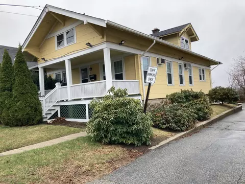 21 Chicago Ave, Groton, CT 06340