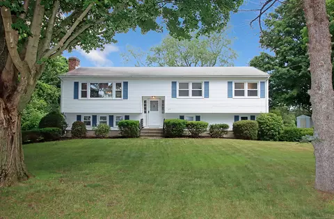 523 Treat Ln, Orange, CT 06477