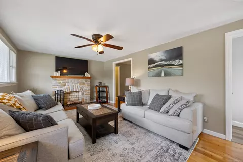 6 Ono Dr, Wallingford, CT 06492