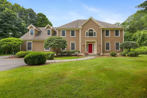28 Sunnyview Dr, Redding, CT 06896