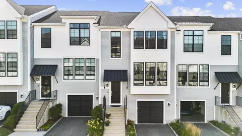 5 W Cross Trl #5, Danbury, CT 06810