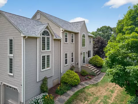 26 Rockwood Dr, Portland, CT 06480