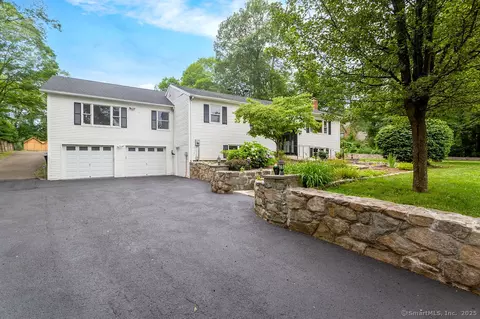 25 Jefferson Dr, New Milford, CT 06776