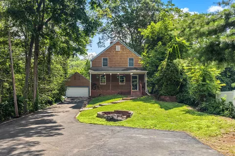 114 E Mitchell Ave, Cheshire, CT 06410