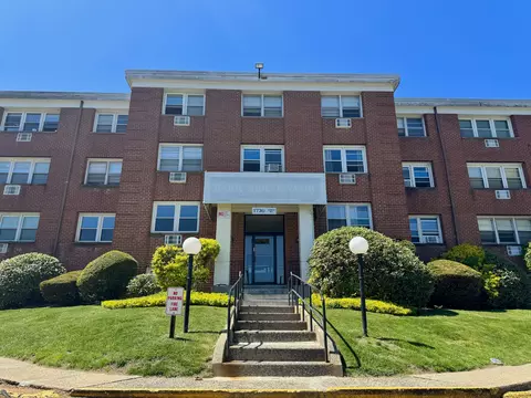 1730 State St #306, Hamden, CT 06517