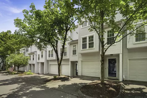 380 Hitchcock Rd #227, Waterbury, CT 06705