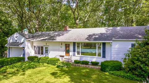 93 Glenrock Rd, Waterbury, CT 06706