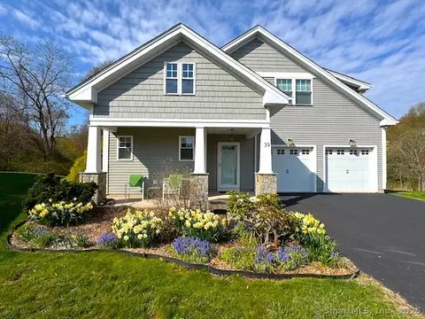 39 Bartlett Holw #39, Middletown, CT 06457