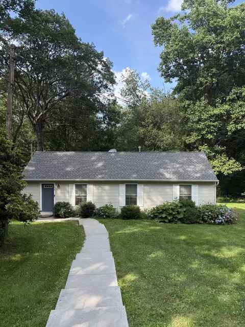 23 Merriman Ln, Prospect, CT 06712
