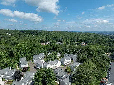 76 Cedarcrest Ct #76, Shelton, CT 06484