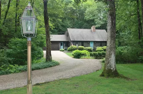99 Tamara Cir, Avon, CT 06001