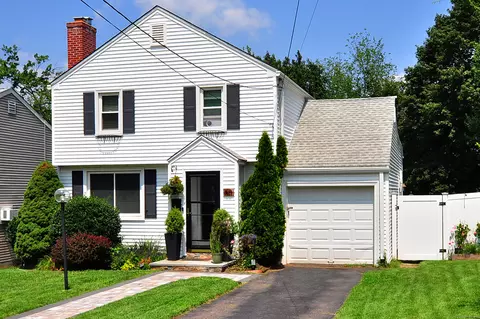 50 Taylor Rd, West Hartford, CT 06110