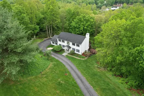 8 Austin Dr, New Fairfield, CT 06812