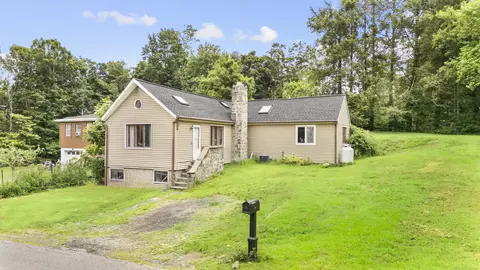 5 Lafayette Rd, New Fairfield, CT 06812