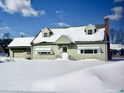 10 Helena Ln, Windsor Locks, CT 06096