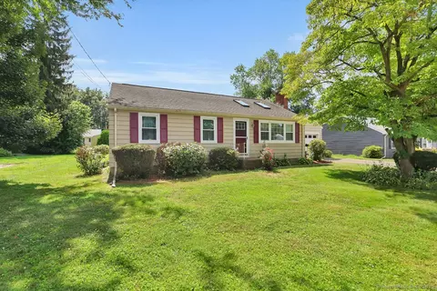 4 Allen St, Portland, CT 06480