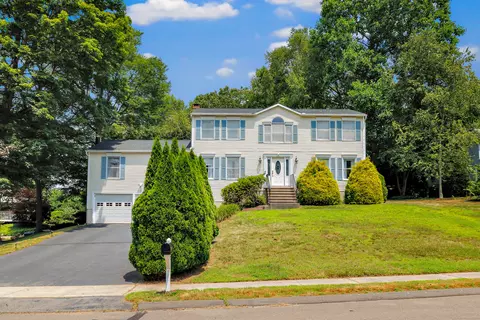 7 Amber Dr, Seymour, CT 06483