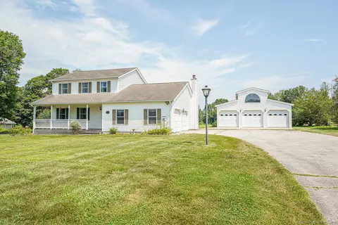 66 Heritage Rd, Putnam, CT 06260