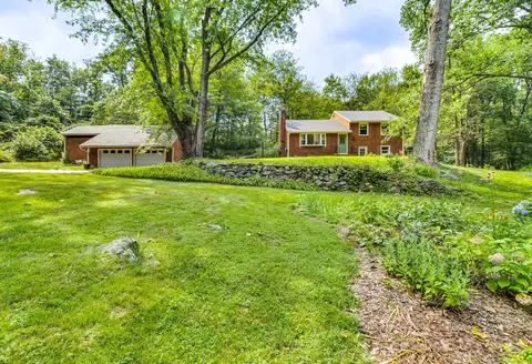 60 Mountain Rd, Granby, CT 06060