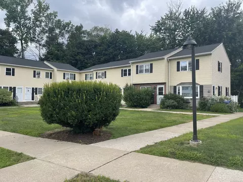 56 Elm St #36, Enfield, CT 06082
