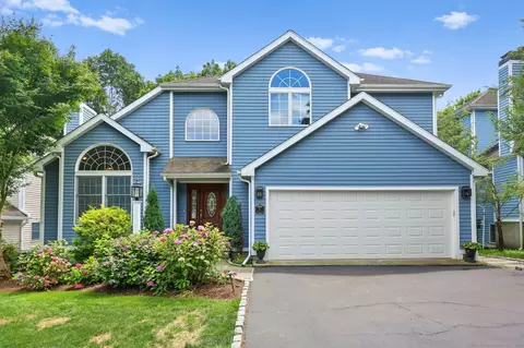 6 Riverwalk Ln, Norwalk, CT 06850