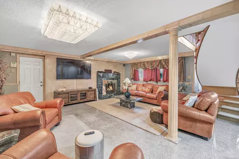 Living - 40 Walnut St, Monroe, CT 06468 photo 3 of 4