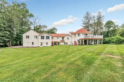 Exterior - 40 Walnut St, Monroe, CT 06468 photo 4 of 6