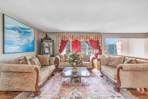 Living - 40 Walnut St, Monroe, CT 06468 photo 2 of 4