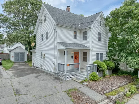 17 Walden Ave, New London, CT 06320